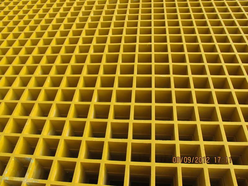 䓸